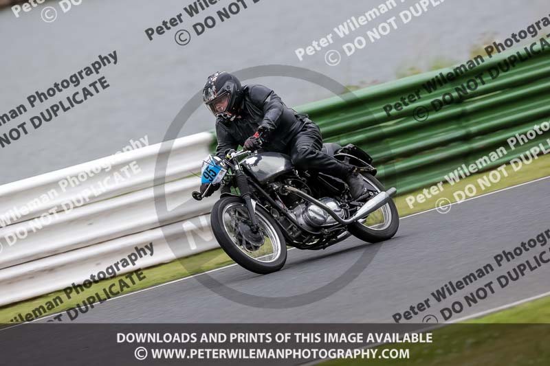 Vintage motorcycle club;eventdigitalimages;mallory park;mallory park trackday photographs;no limits trackdays;peter wileman photography;trackday digital images;trackday photos;vmcc festival 1000 bikes photographs